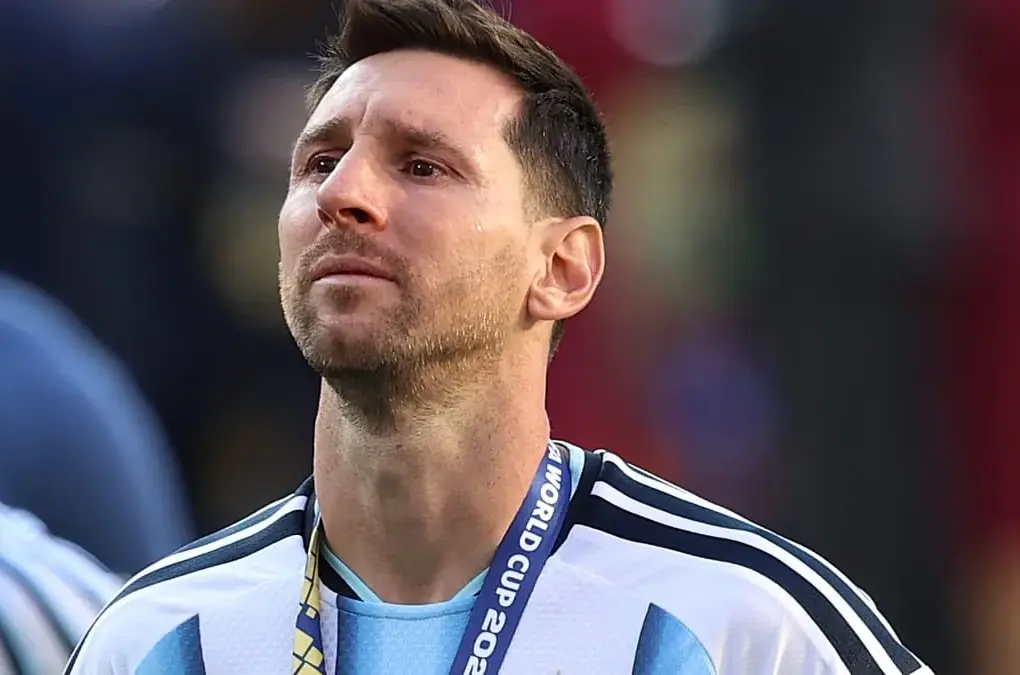 Were Argentina under more pressure than usual in World Cup final? Lionel Messi's tunnel pep talks fuel fan theories – WATCH
