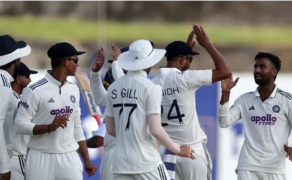 India gain ground in Galle with clinical bowling display