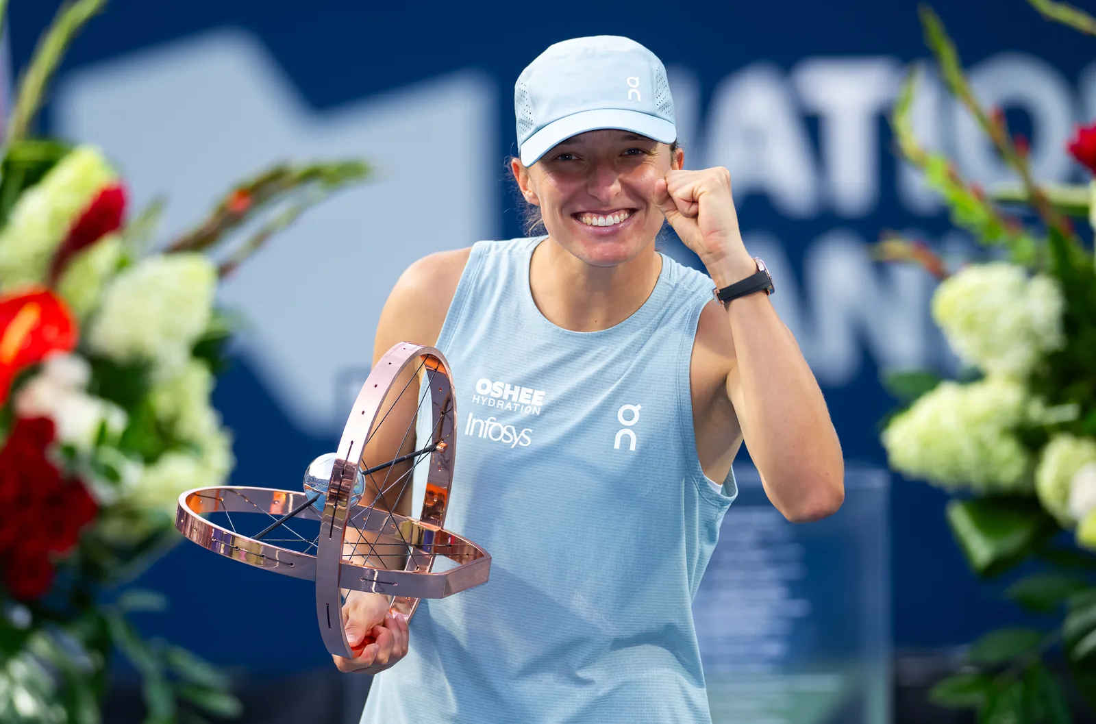 Swiatek secures first title of the season