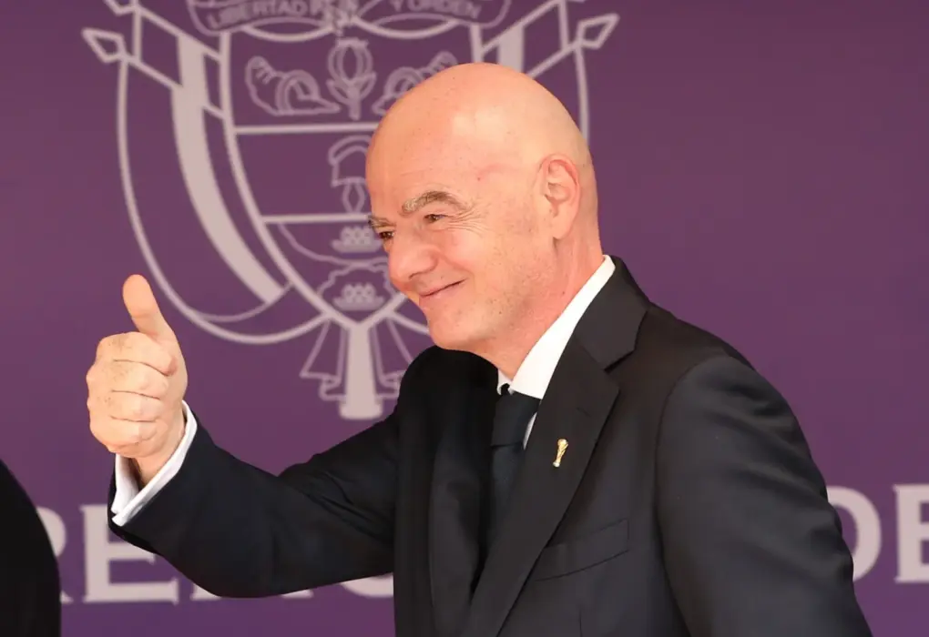Oceania declares support for Infantino in boost for Fifa president but New Zealand breaks ranks